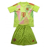 Camisa de time de futebol Bayern Munich Goleiro Replicas 1º Equipamento Infantil 2024-25 Manga Curta (+ Calças curtas)